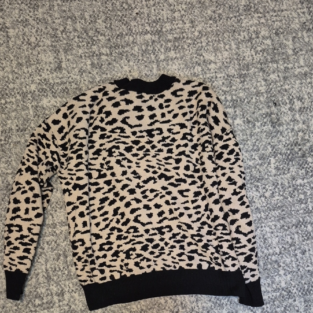 Leopard Print Sweater - Picture 4 of 4